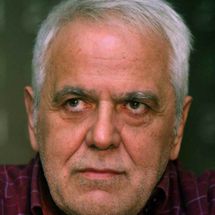 Πάσχος Μανδραβέλης