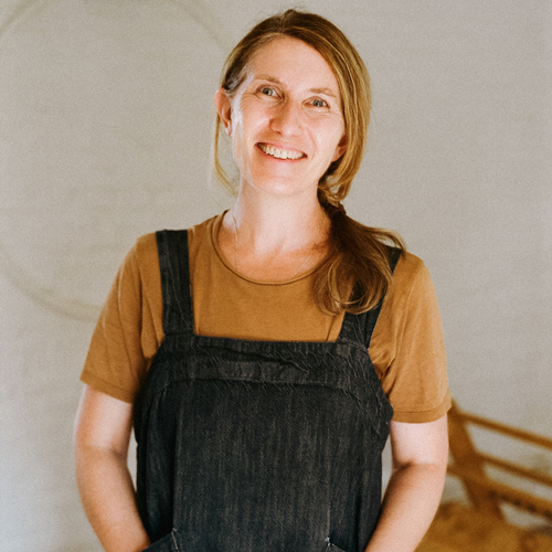 Simone Davies