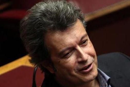 Ο ΠΕΤΡΟΣ ΤΑΤΣΟΠΟΥΛΟΣ ΔΙΑΒΑΖΕΙ POCKET
